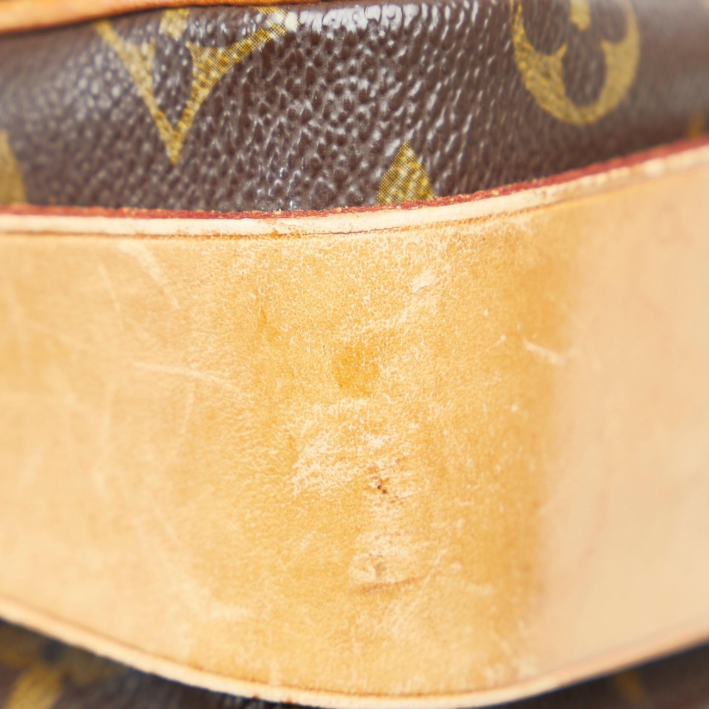 Louis Vuitton Monogram Cartouchiere MM (SHG-ccRg4F)