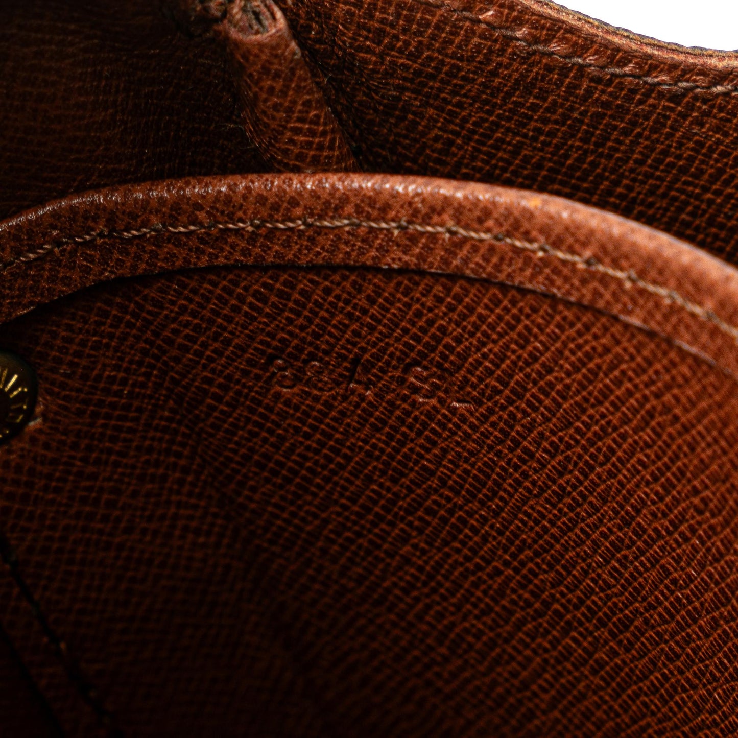 Louis Vuitton Monogram Cartouchiere MM (SHG-NwYwal)