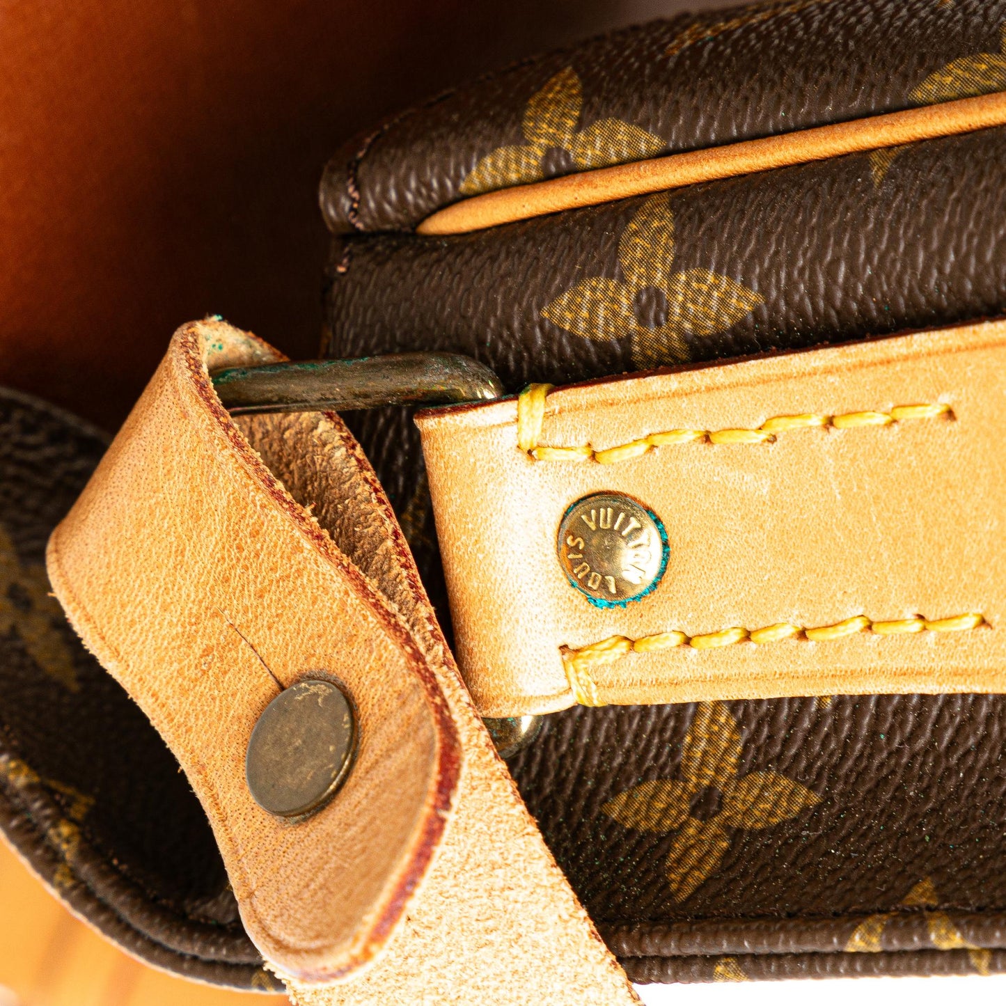 Louis Vuitton Monogram Cartouchiere MM (SHG-4TtggP)