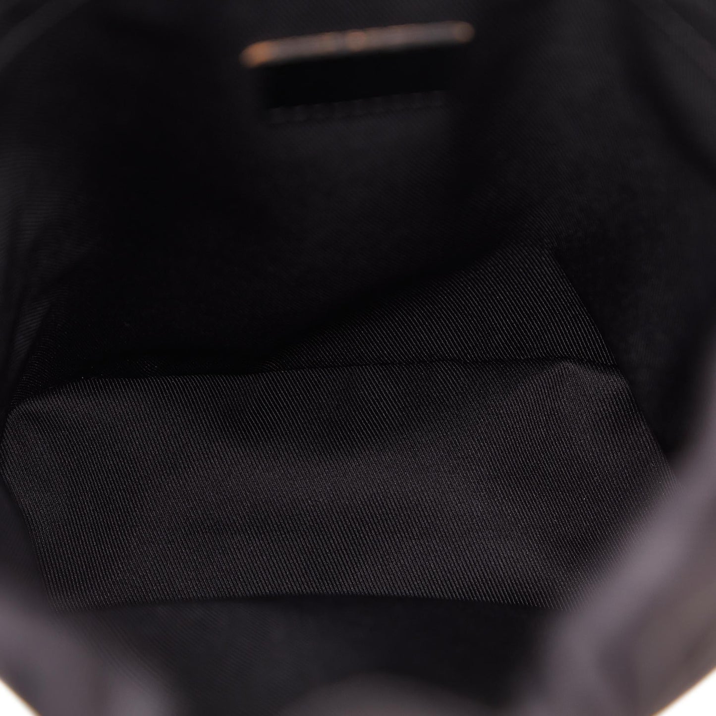 Louis Vuitton Monogram Chalk Sling Bag (SHG-z6qza5)