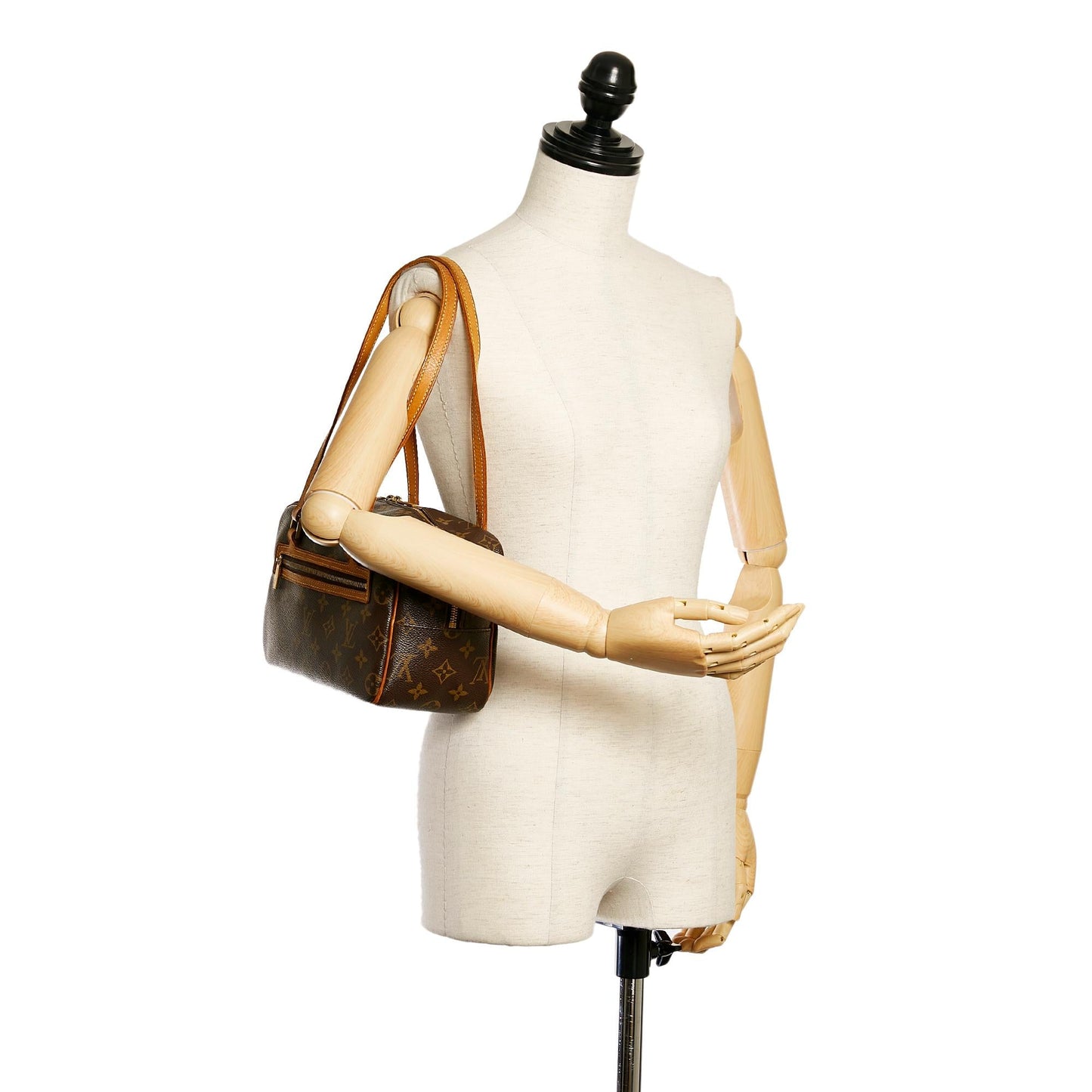Louis Vuitton Monogram Cite MM (SHG-28871)