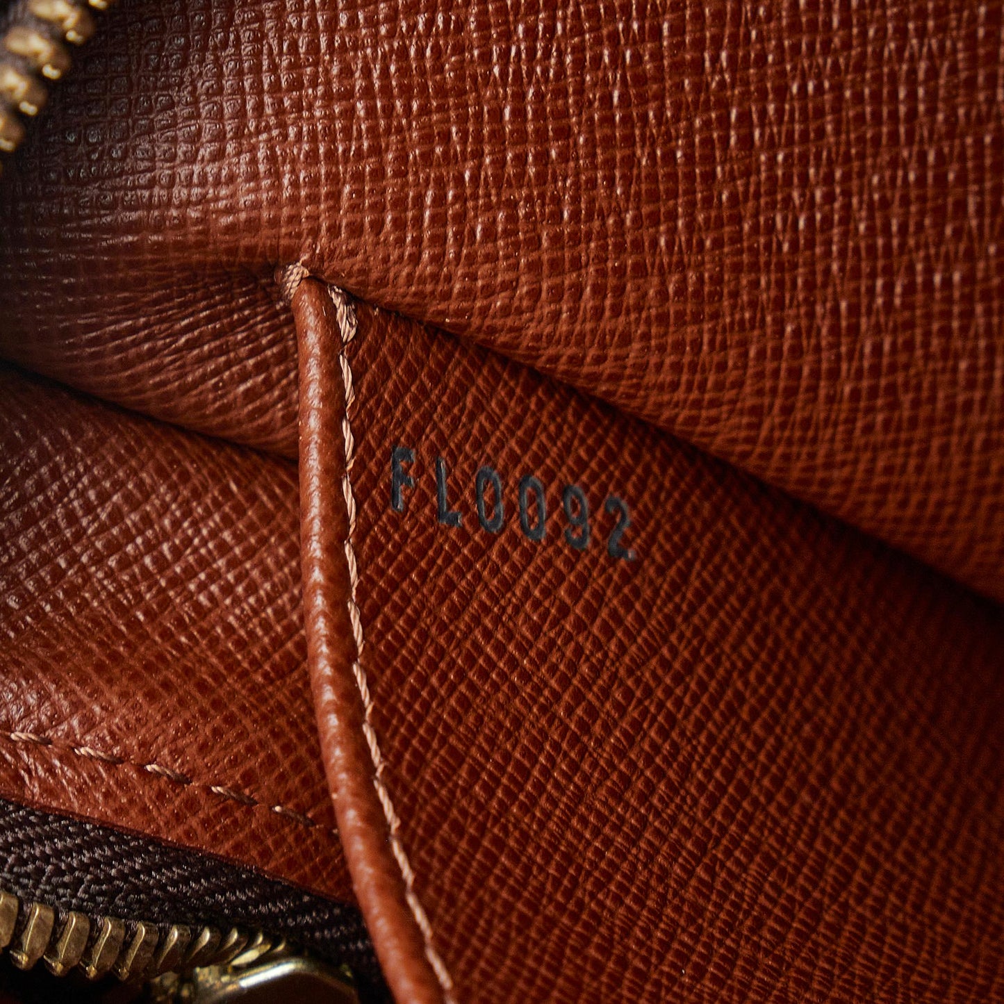 Louis Vuitton Monogram Cite MM (SHG-2lnyVx)