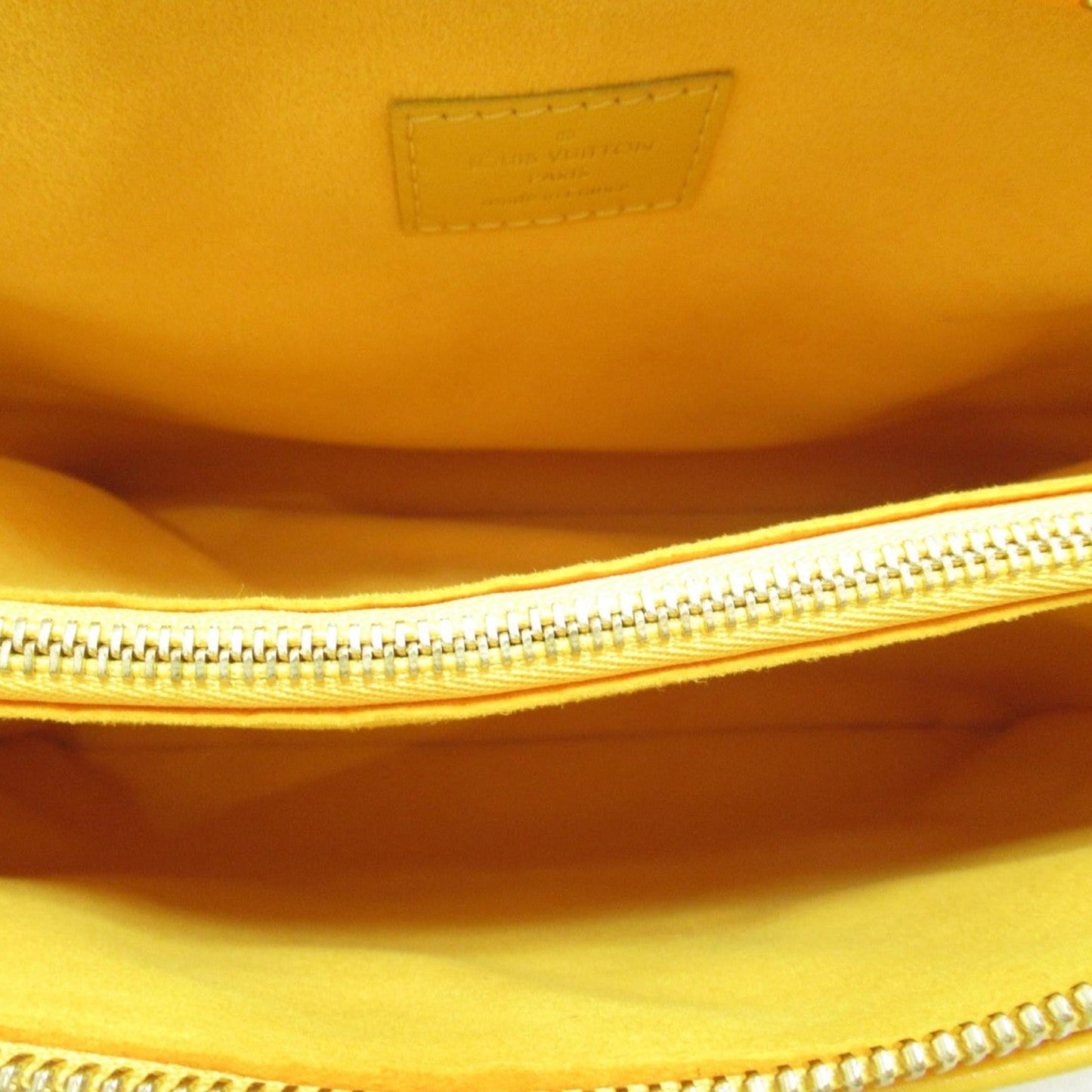 Louis Vuitton Monogram Coussin PM (SHG-SmvOdR)