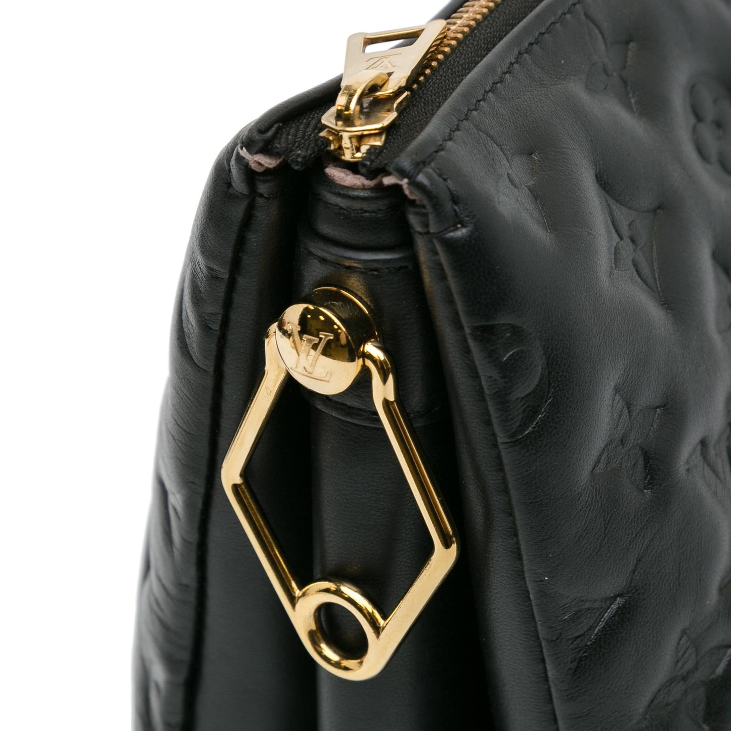 Louis Vuitton Monogram Coussin PM (SHG-LbP6yL)