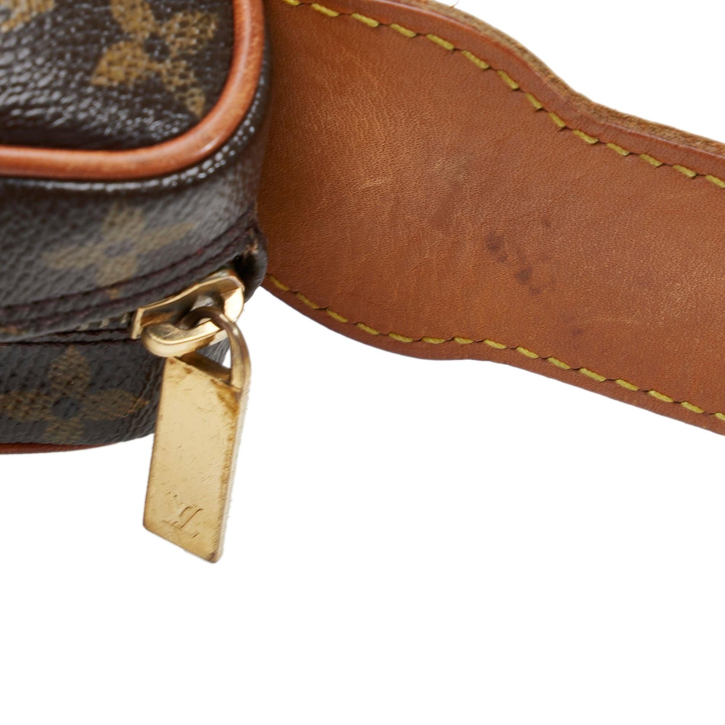 Louis Vuitton Monogram Croissant MM (SHG-dQm8kF)