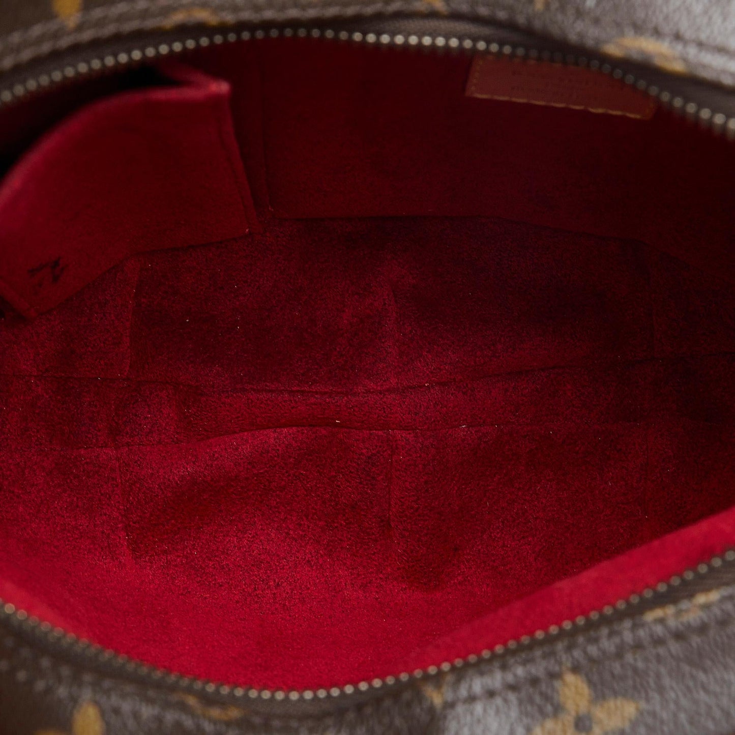 Louis Vuitton Monogram Croissant MM (SHG-rx7Zhn)