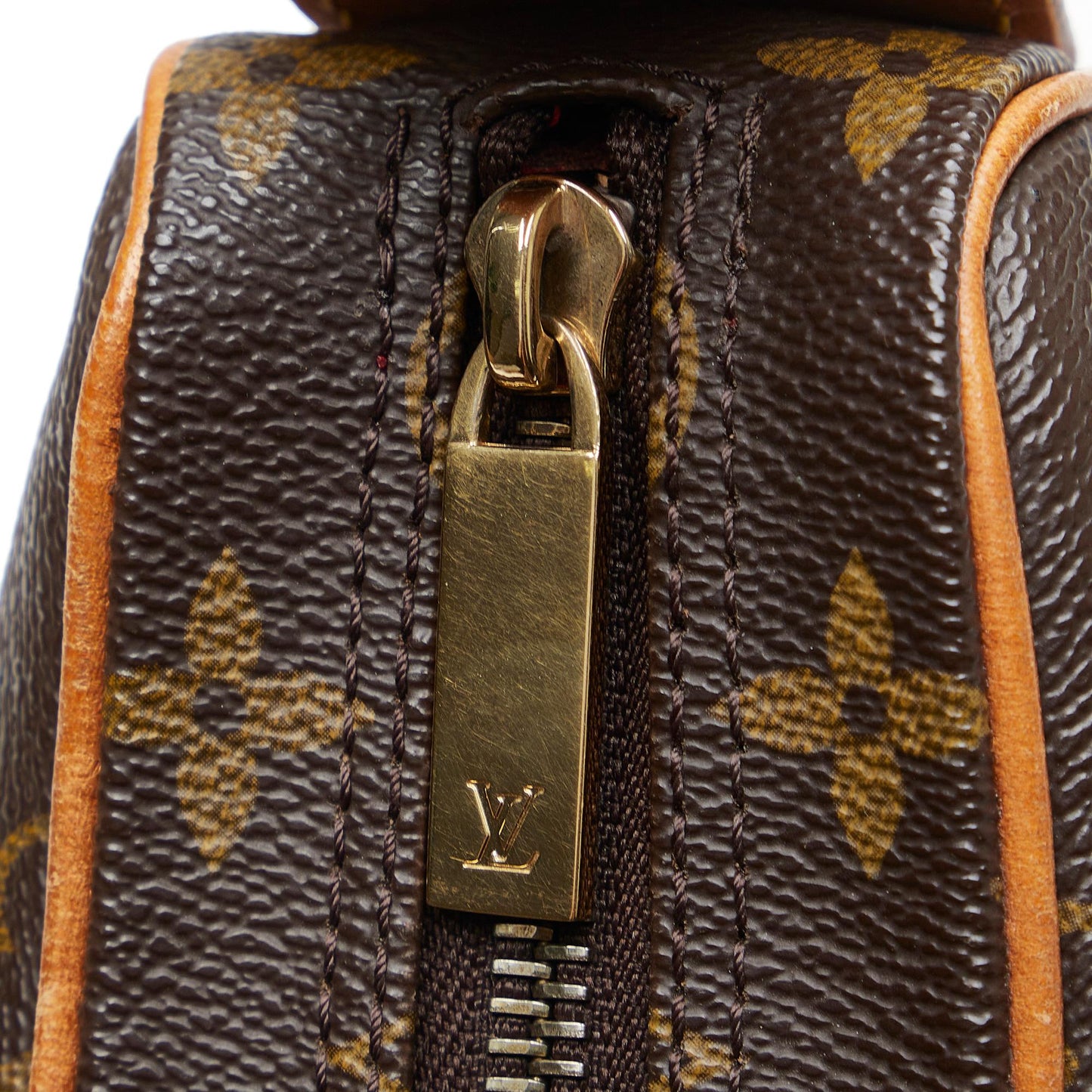 Louis Vuitton Monogram Croissant MM (SHG-aJ05eG)