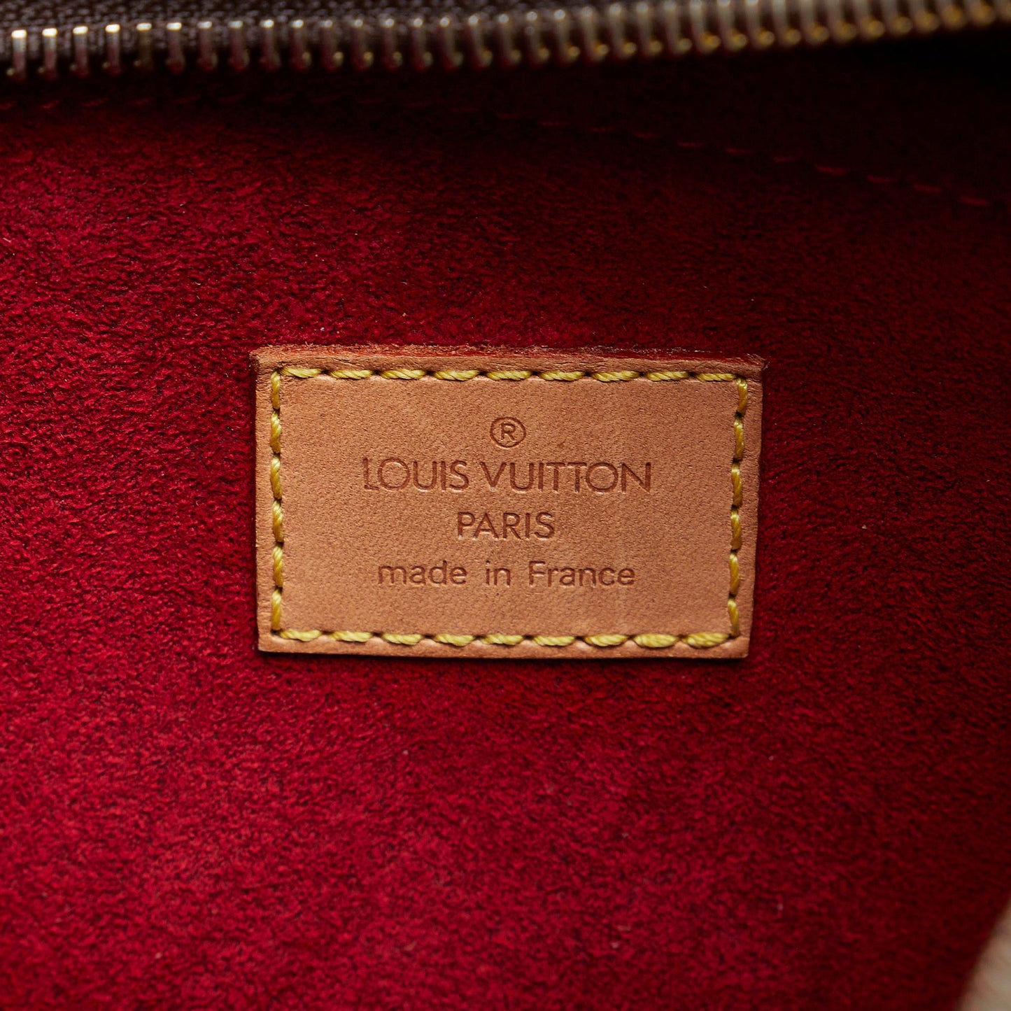 Louis Vuitton Monogram Croissant MM (SHG-aJ05eG)
