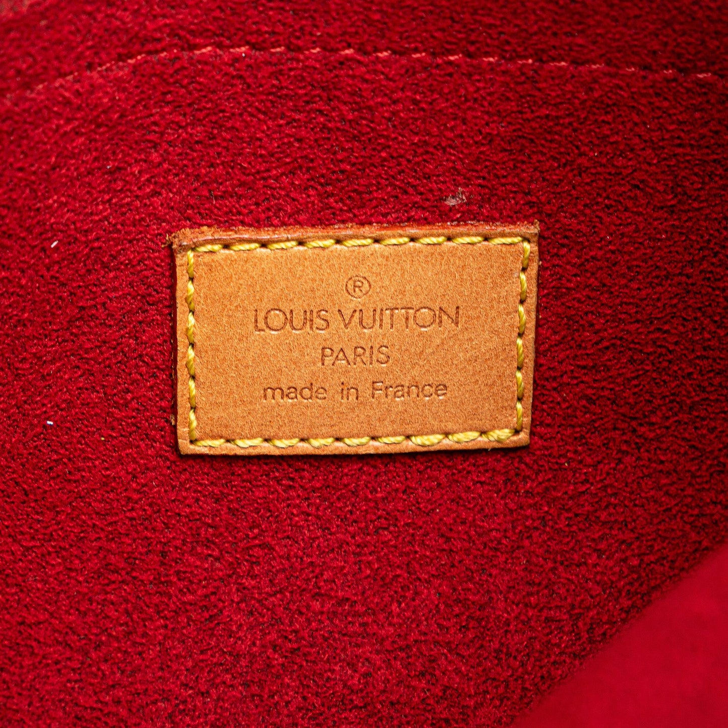 Louis Vuitton Monogram Croissant MM (SHG-WiJFsY)