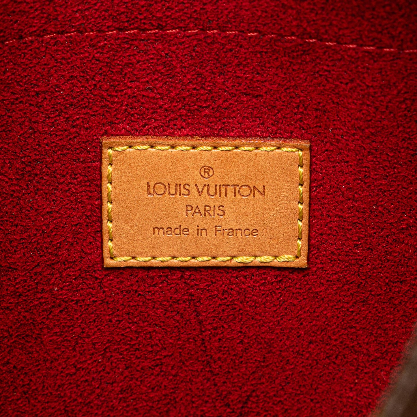Louis Vuitton Monogram Croissant MM (SHG-mh9ELG)
