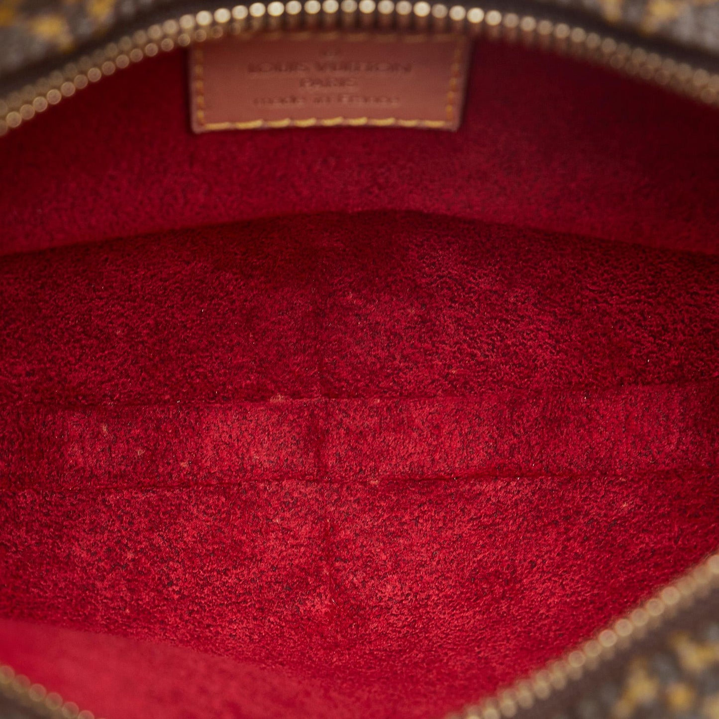 Louis Vuitton Monogram Croissant PM (SHG-m8mnNE)