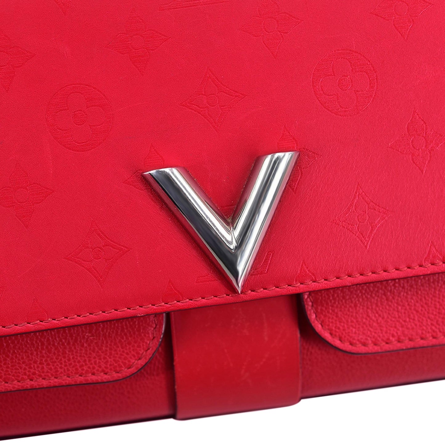 Louis Vuitton Monogram Cuir Plume Ecume Very Chain Bag (SHG-5zpy7Q)