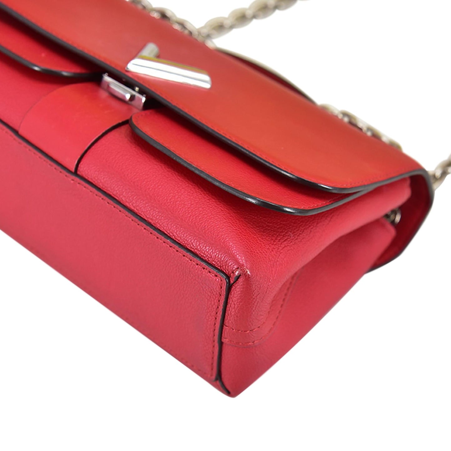 Louis Vuitton Monogram Cuir Very Chain (SHG-dYUOUN)