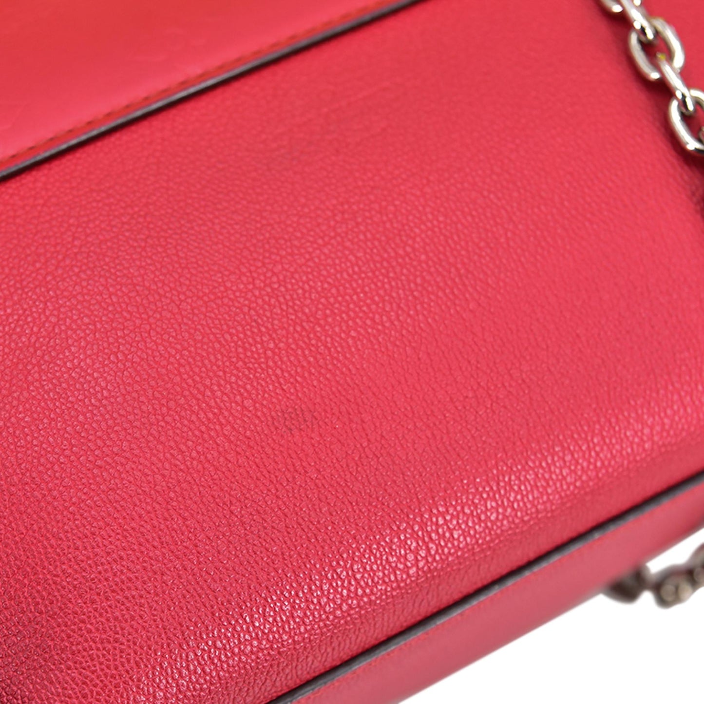 Louis Vuitton Monogram Cuir Very Chain (SHG-dYUOUN)