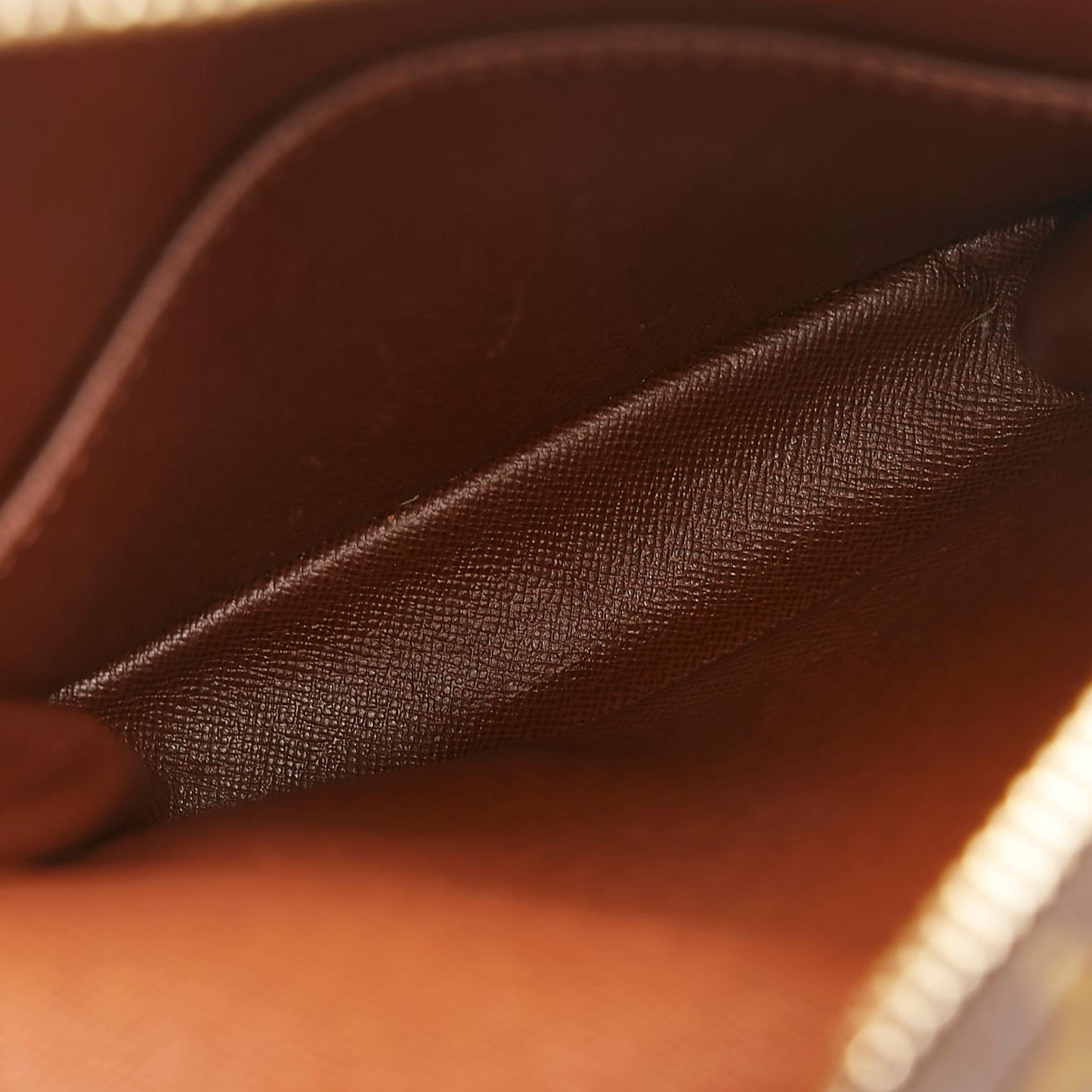 Louis Vuitton Monogram Danube (SHG-whafik)