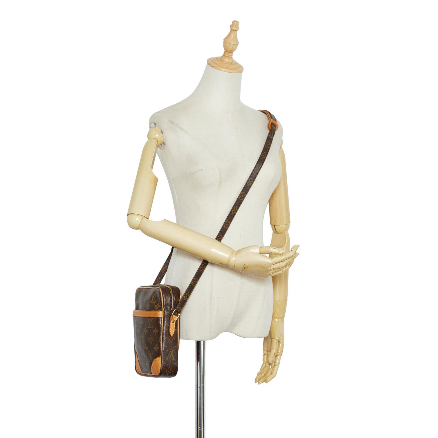 Louis Vuitton Monogram Danube (SHG-Rc6Icx)