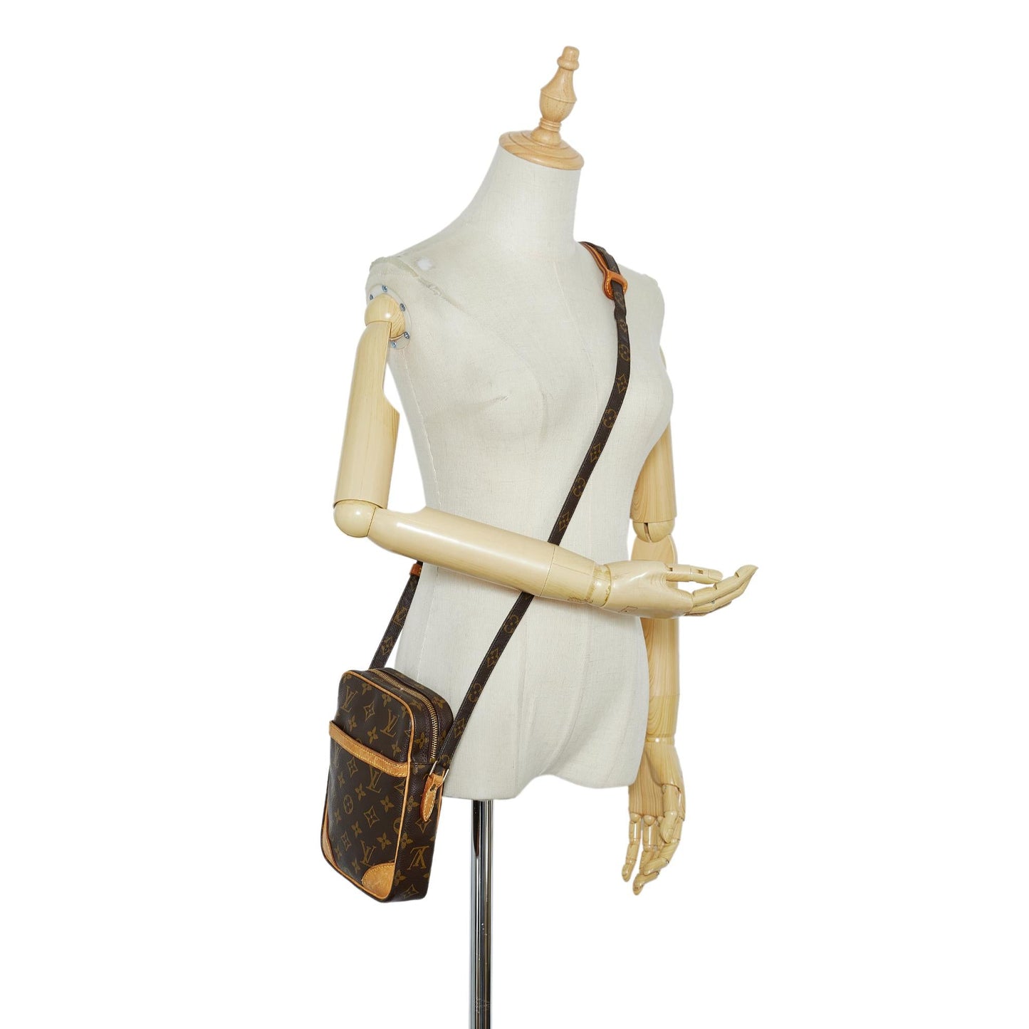 Louis Vuitton Monogram Danube (SHG-Ww1mwI)