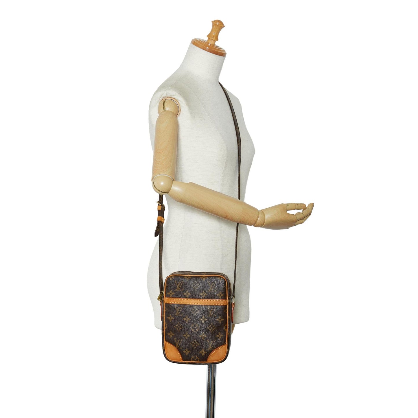 Louis Vuitton Monogram Danube (SHG-DRkDFc)