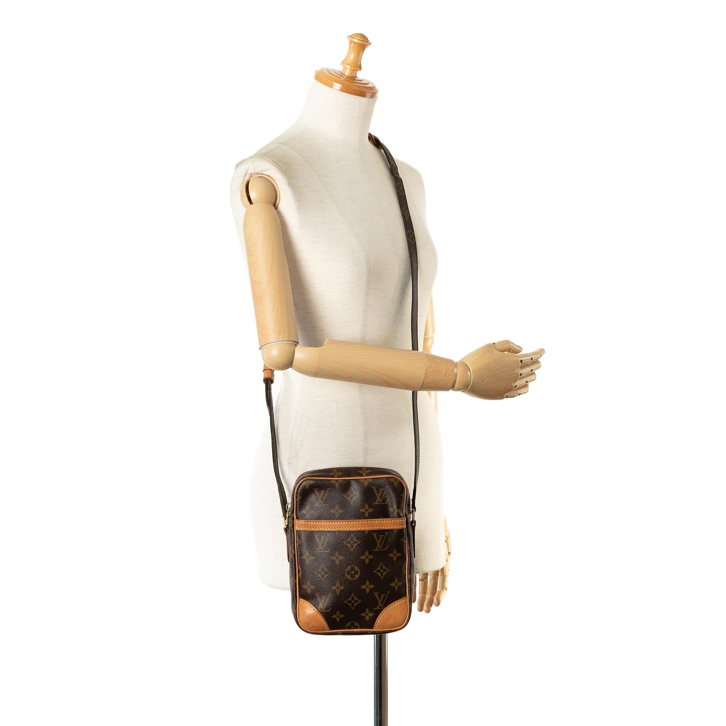 Louis Vuitton Monogram Danube (SHG-AzJAXD)