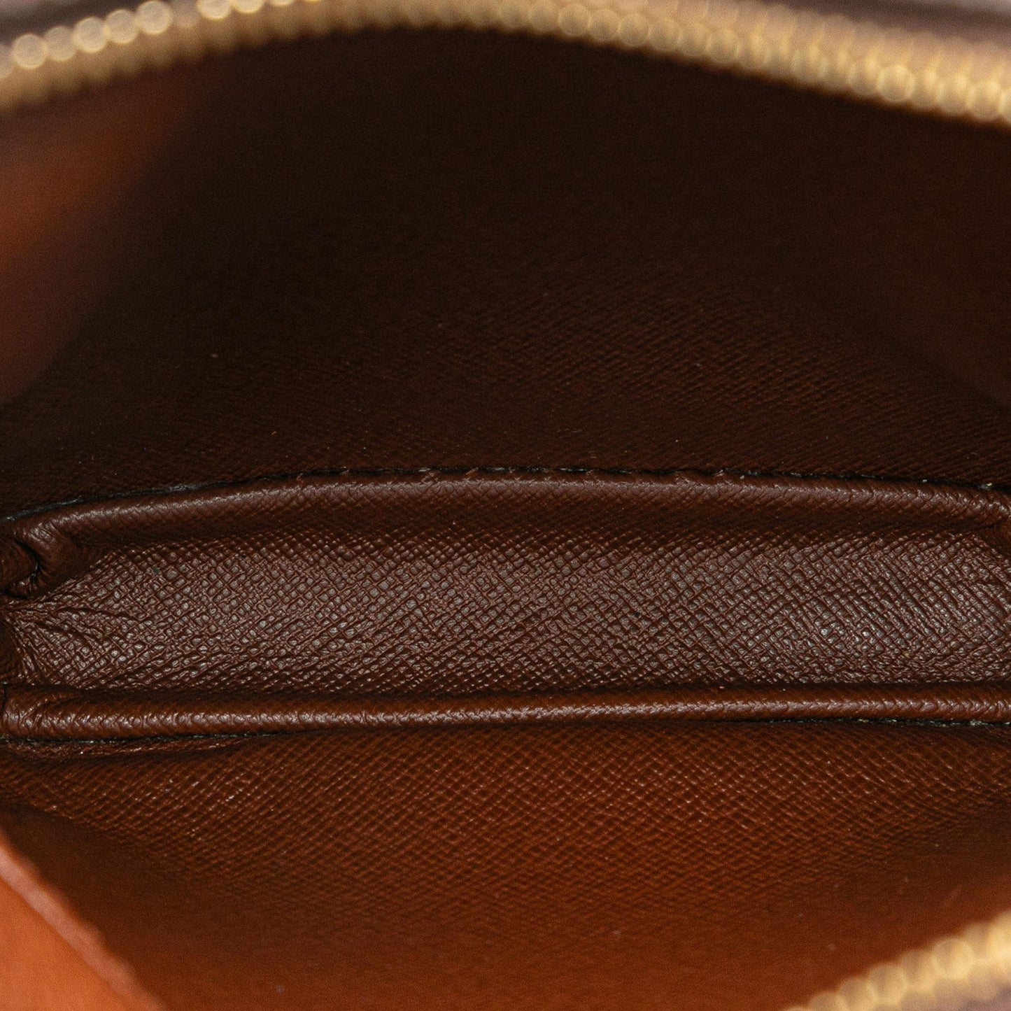 Louis Vuitton Monogram Danube (SHG-Uo0yMO)