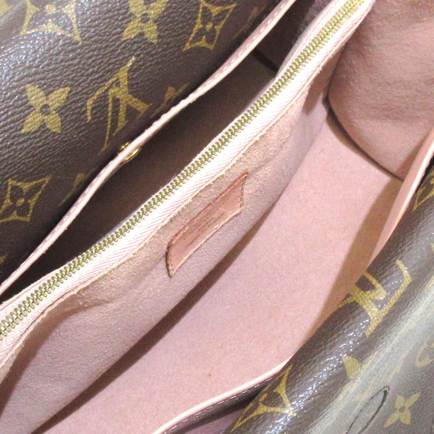 Louis Vuitton Monogram Double V Satchel (SHG-8yiqER)