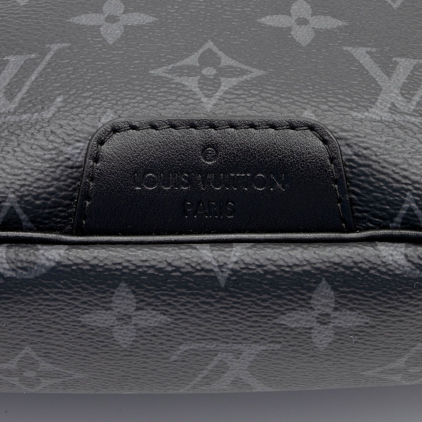 Louis Vuitton Monogram Eclipse Discovery MM Bumbag