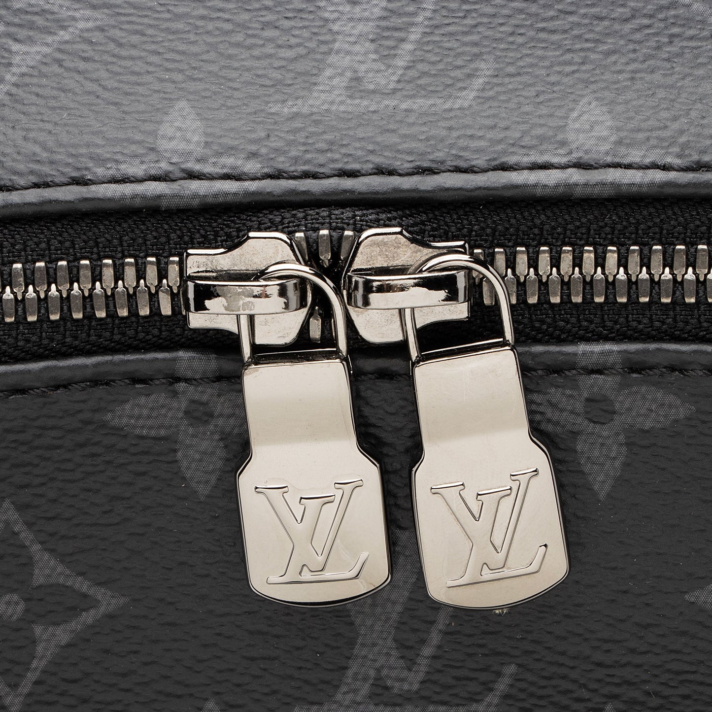 Louis Vuitton Monogram Eclipse Discovery PM Backpack (SHF-fMB1cP)