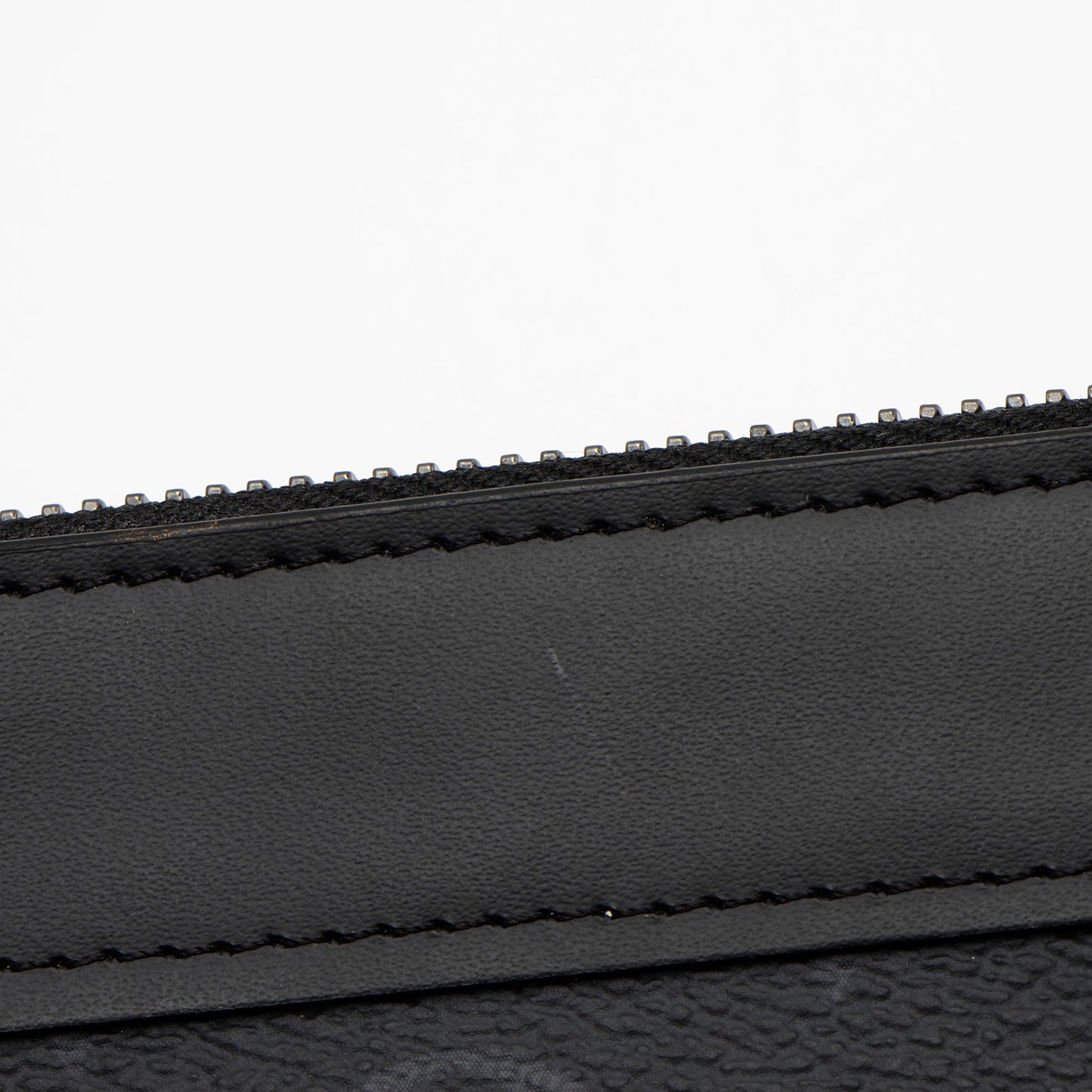 Louis Vuitton Monogram Eclipse Discovery PM Pochette (SHF-X0jOOj)