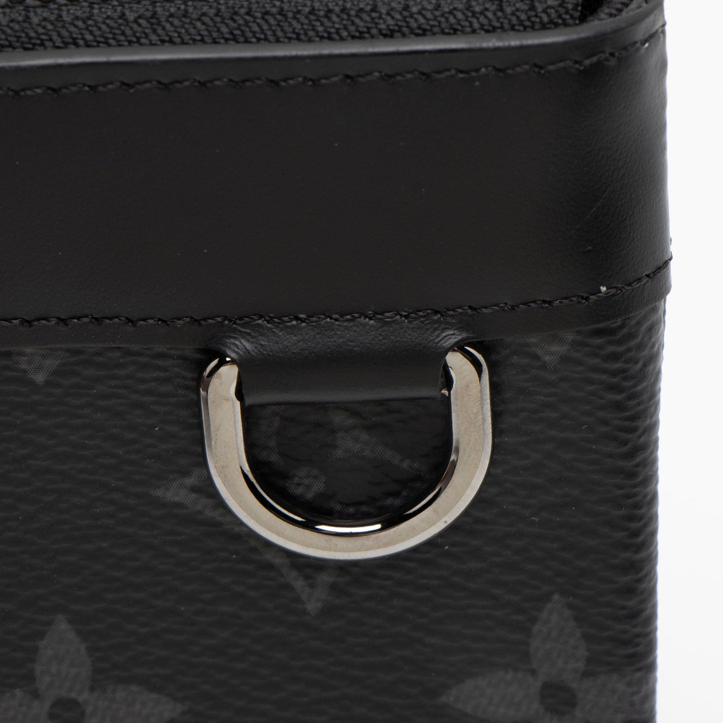 Louis Vuitton Monogram Eclipse Discovery PM Pochette (SHF-X0jOOj)