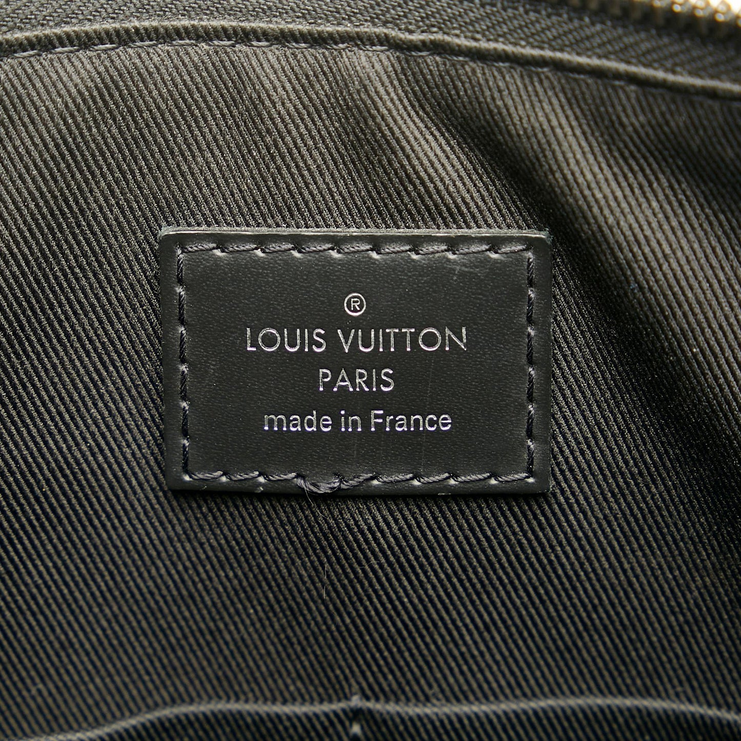 Louis Vuitton Monogram Eclipse Explorer (SHG-37978)