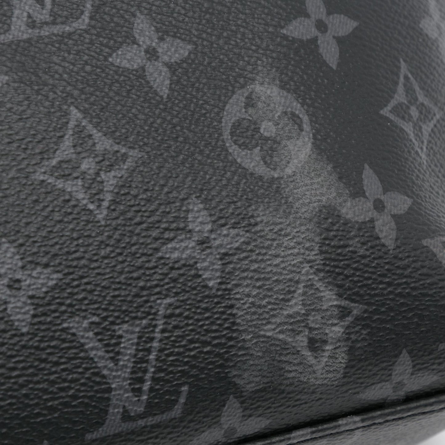 Louis Vuitton Monogram Eclipse Explorer (SHG-srG477)
