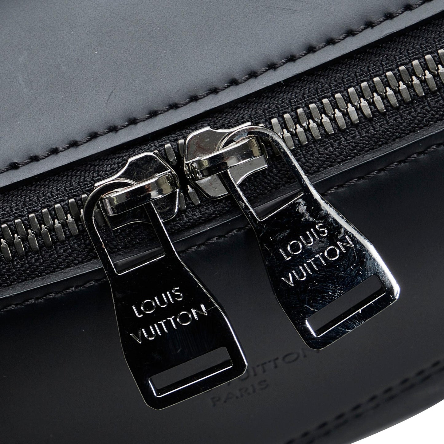 Louis Vuitton Monogram Eclipse Explorer (SHG-XsRsmO)