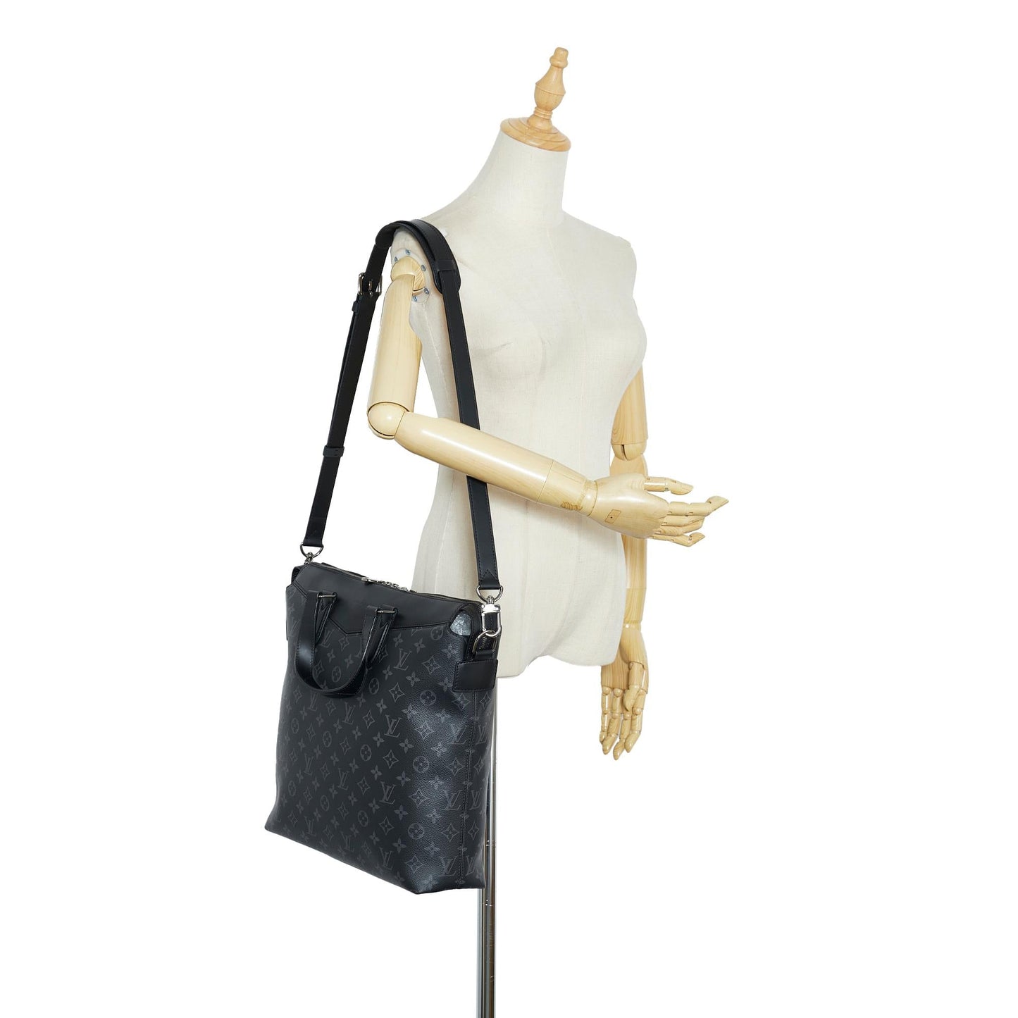 Louis Vuitton Monogram Eclipse Explorer (SHG-XsRsmO)