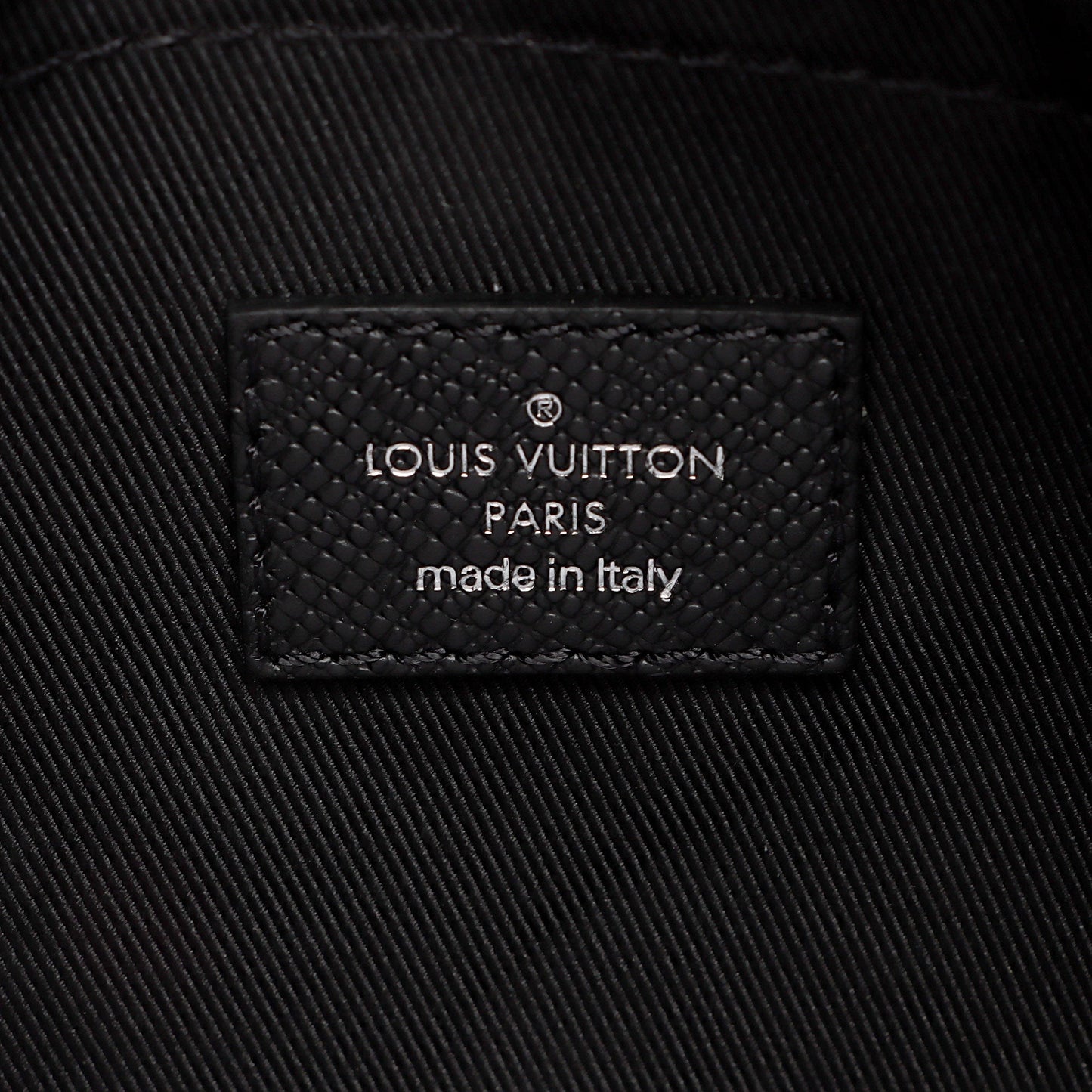 Louis Vuitton Monogram Eclipse Taiga Leather Outdoor Messenger Bag (SHF-yvJahI)