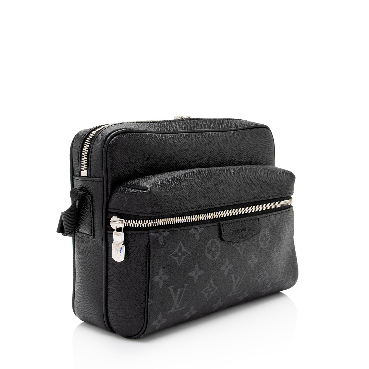 Louis Vuitton Monogram Eclipse Taiga Leather Outdoor Messenger Bag (SHF-UR0YAs)