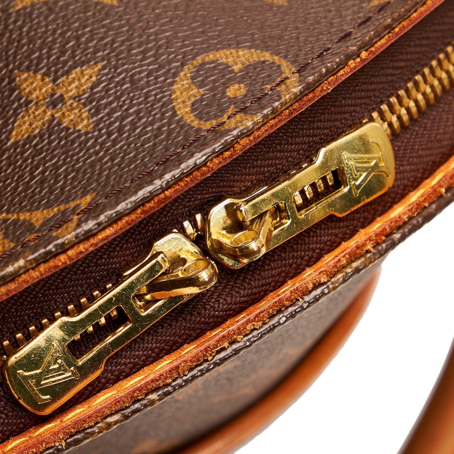 Louis Vuitton Monogram Ellipse PM (SHG-29544)
