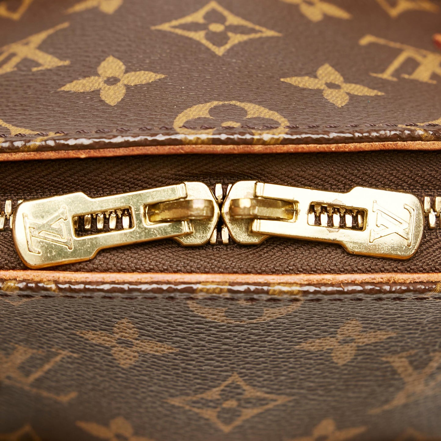 Louis Vuitton Monogram Ellipse PM (SHG-34473)
