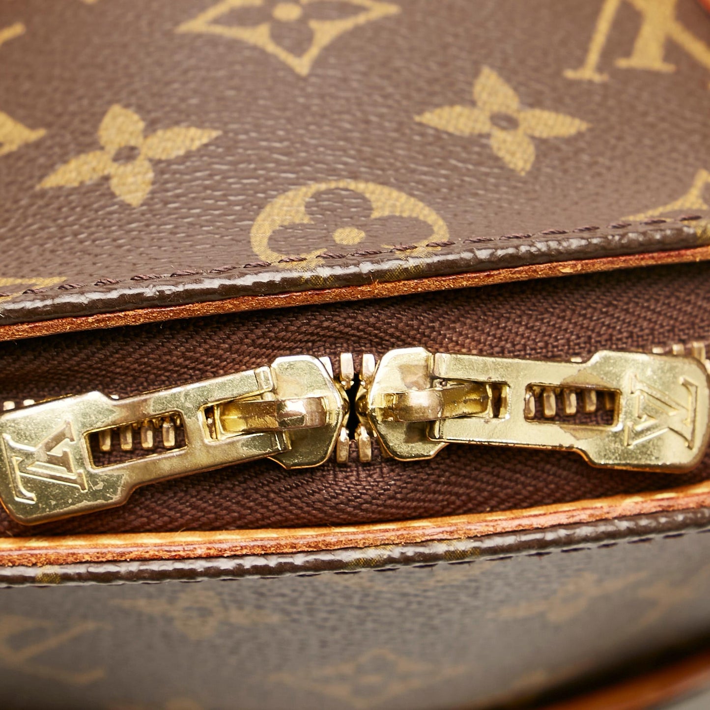 Louis Vuitton Monogram Ellipse PM (SHG-36302)