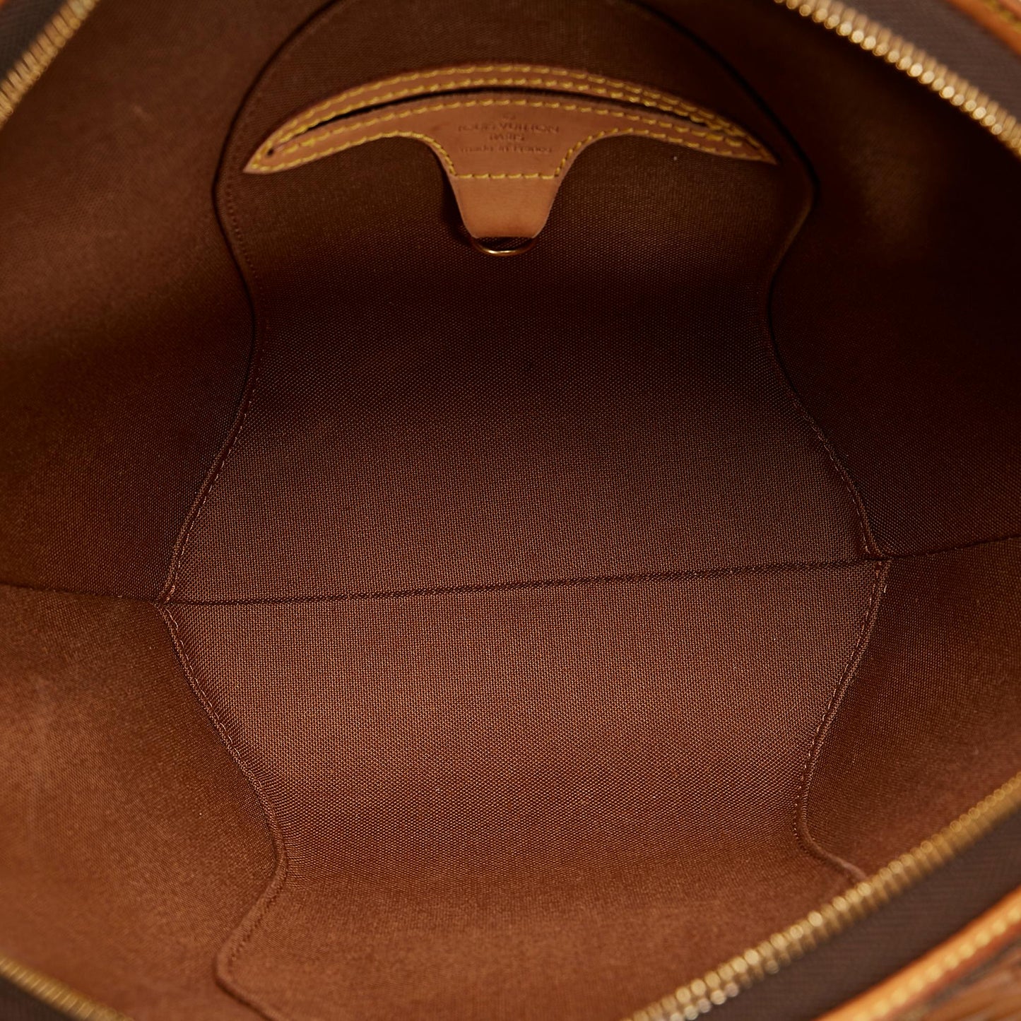 Louis Vuitton Monogram Ellipse PM (SHG-37143)