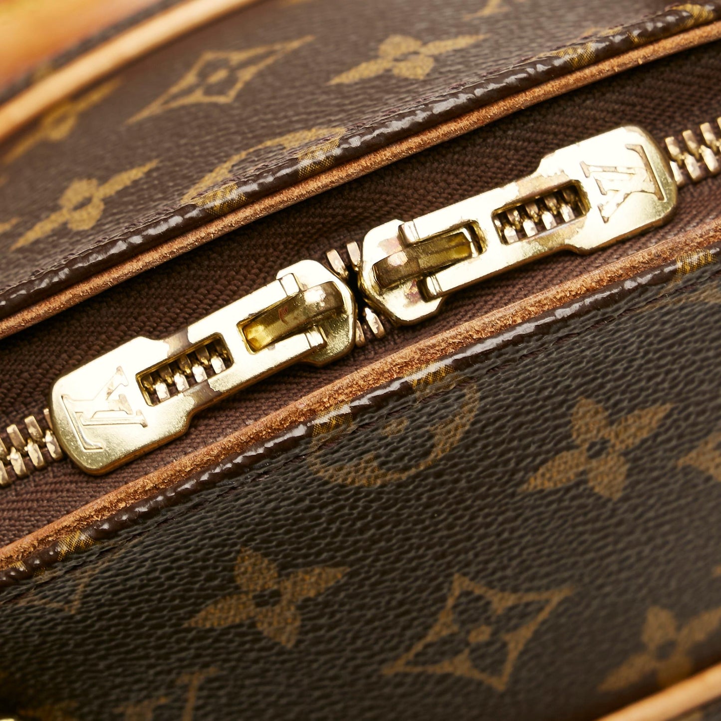 Louis Vuitton Monogram Ellipse PM (SHG-37686)