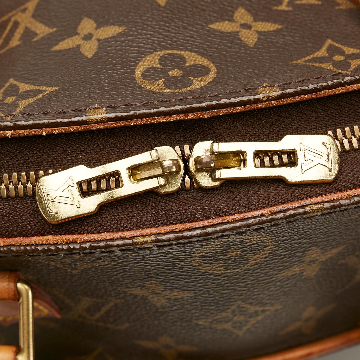 Louis Vuitton Monogram Ellipse PM (SHG-kqHdTR)