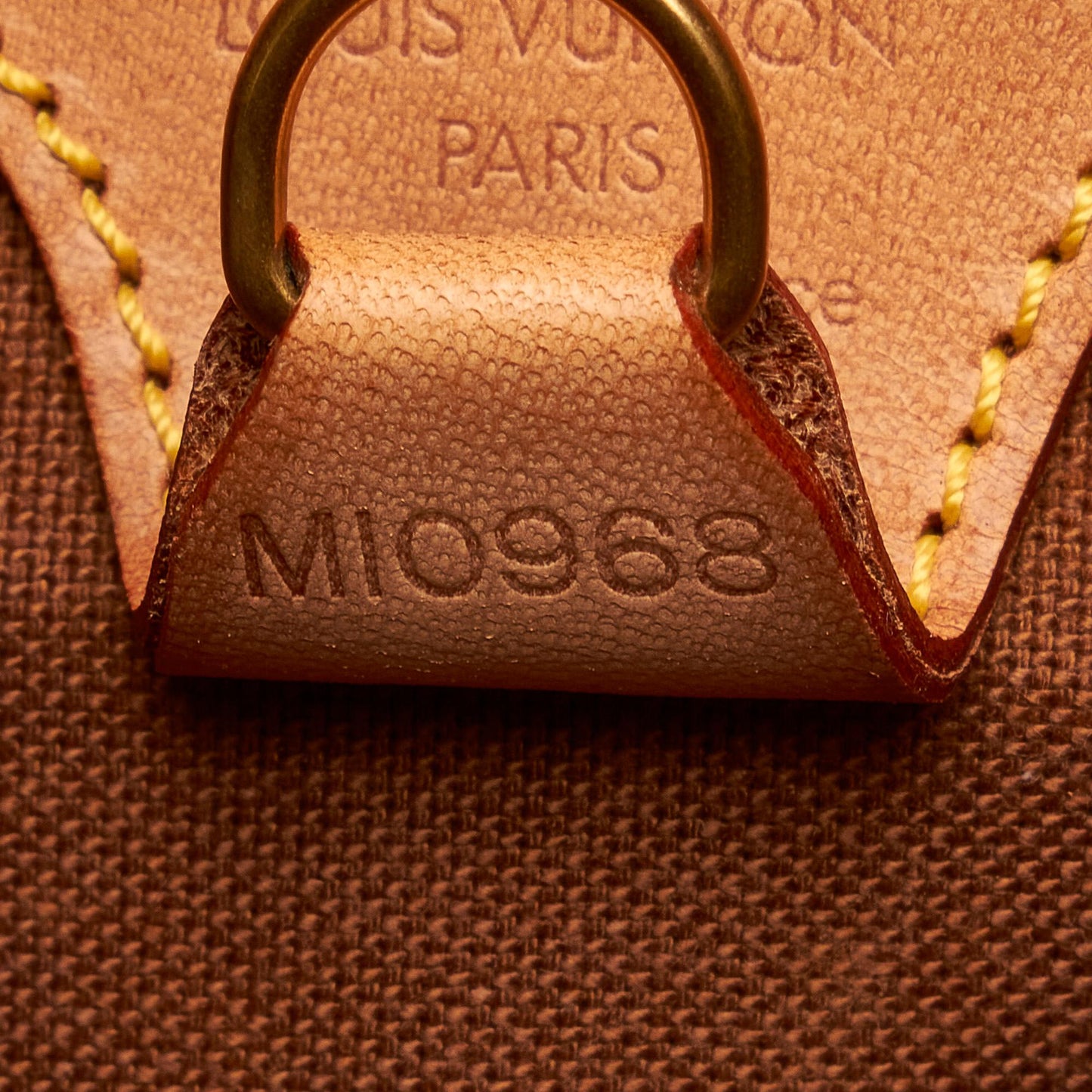 Louis Vuitton Monogram Ellipse PM (SHG-a9OlVA)