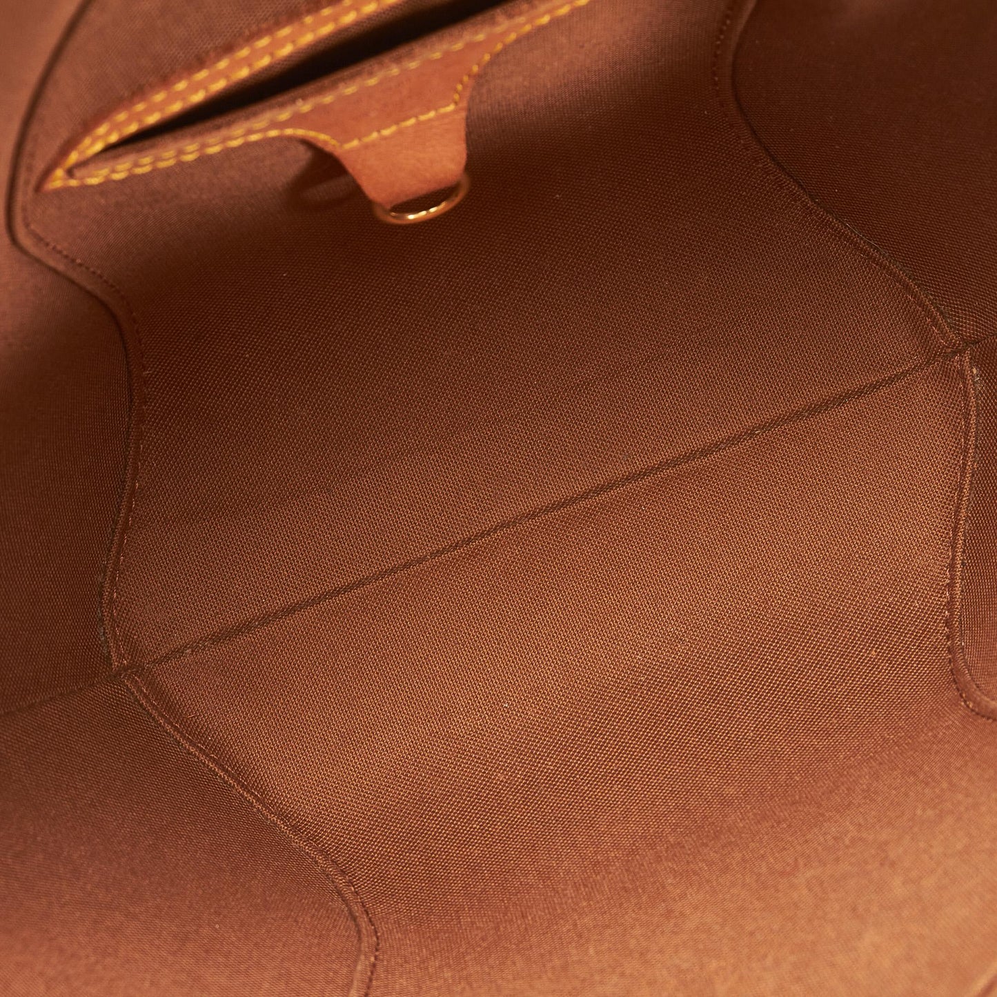 Louis Vuitton Monogram Ellipse PM (SHG-ur3Fi7)