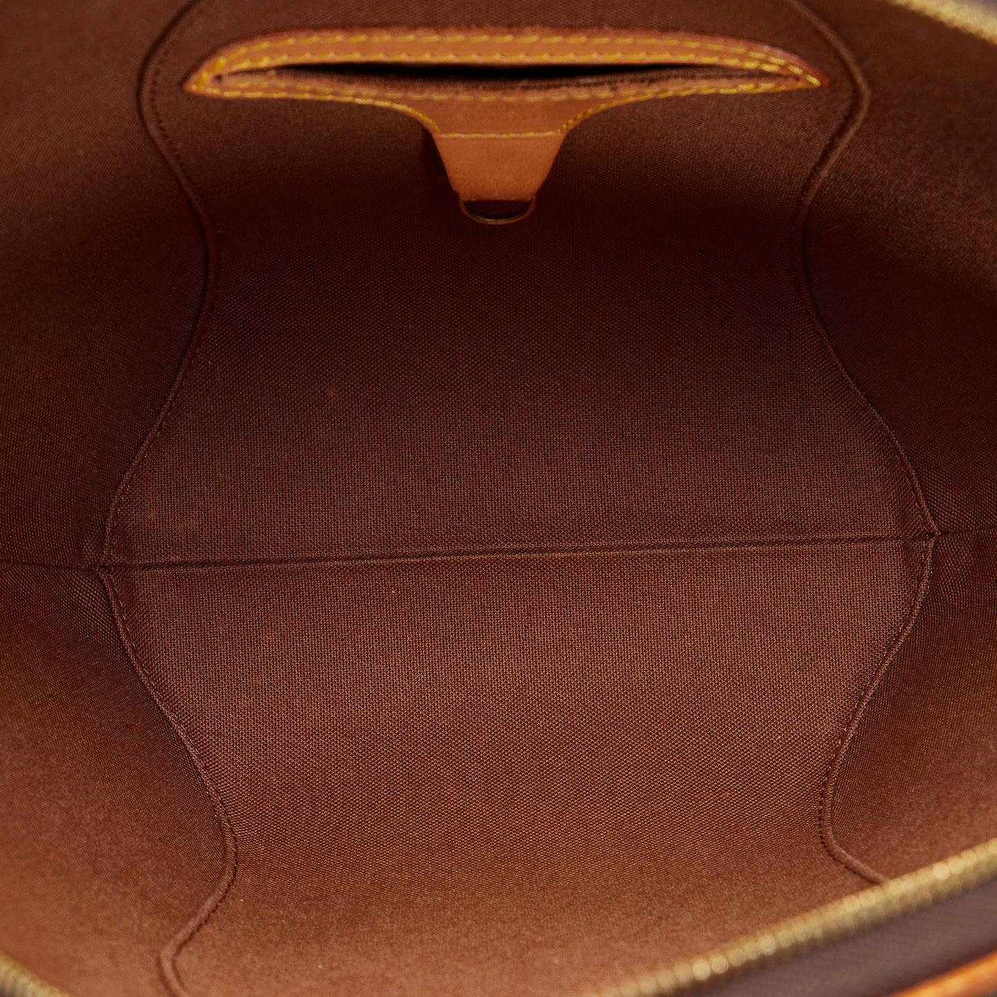 Louis Vuitton Monogram Ellipse PM (SHG-eQdS2h)