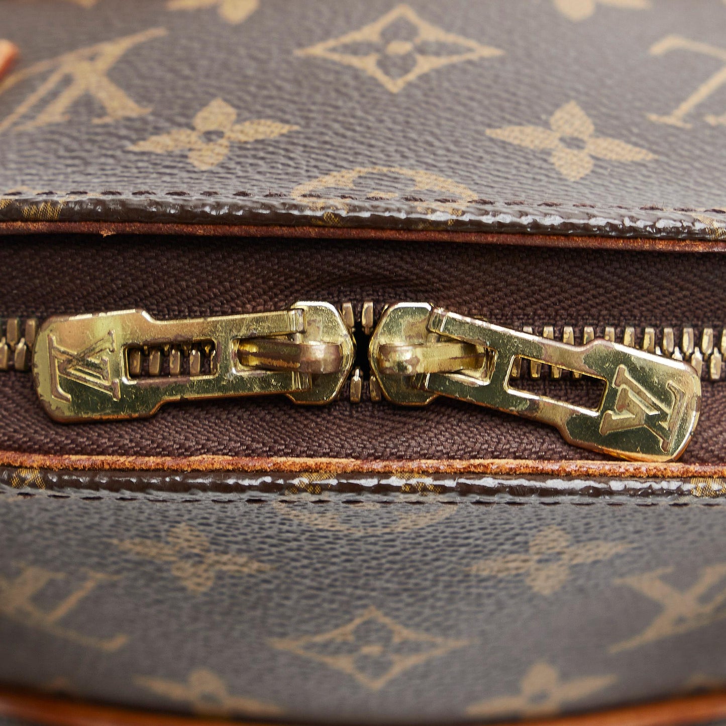 Louis Vuitton Monogram Ellipse PM (SHG-3USocs)