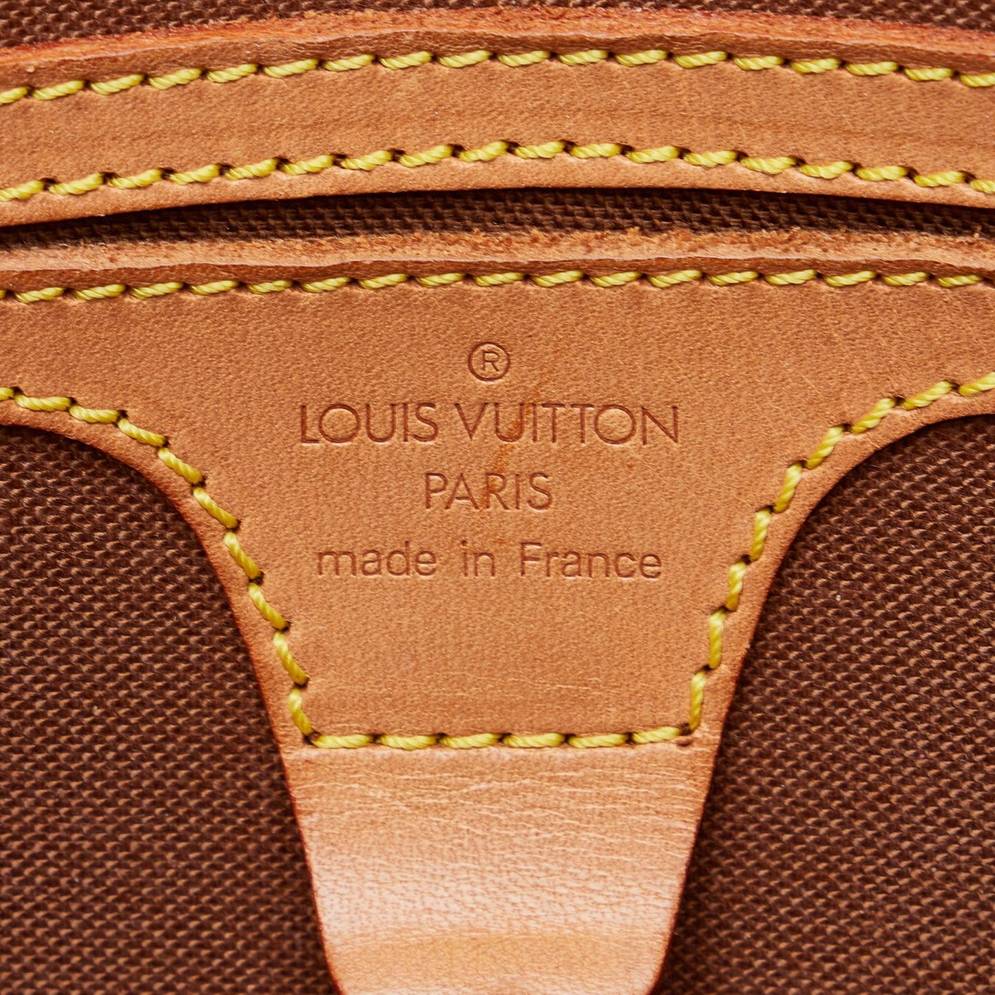 Louis Vuitton Monogram Ellipse PM (SHG-U6TsKt)