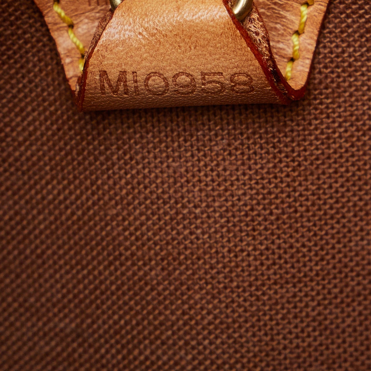 Louis Vuitton Monogram Ellipse PM (SHG-dKxWTA)