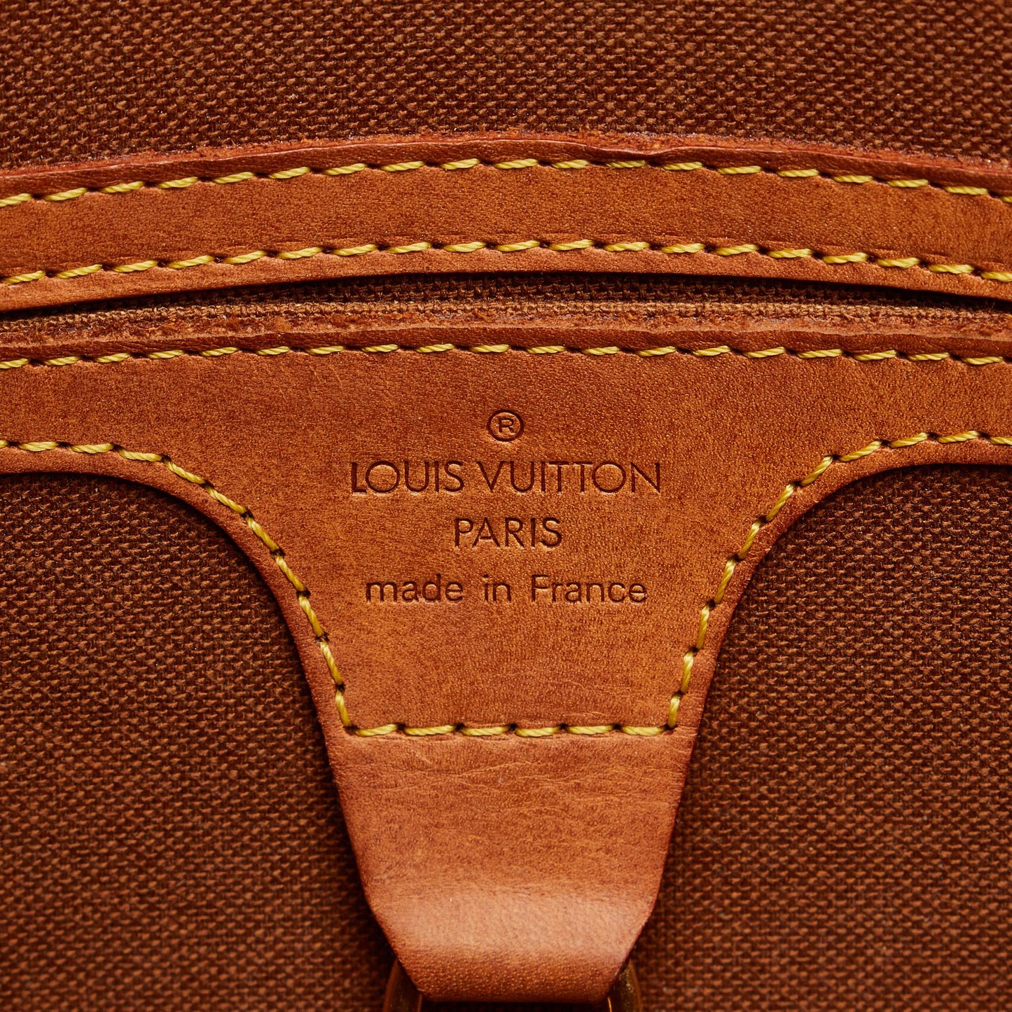 Louis Vuitton Monogram Ellipse PM (SHG-PMfDqy)
