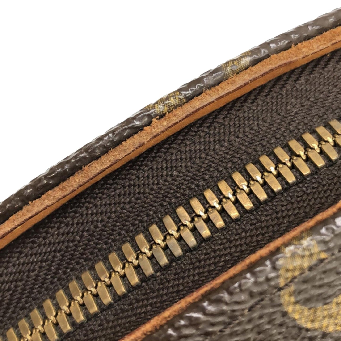Louis Vuitton Monogram Ellipse PM (SHG-UZwlNP)