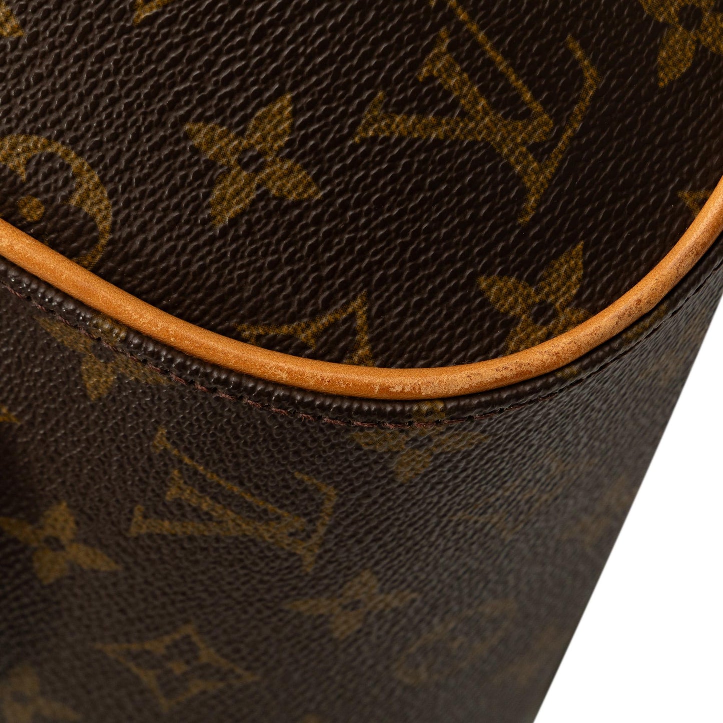 Louis Vuitton Monogram Ellipse PM (SHG-m26HuK)